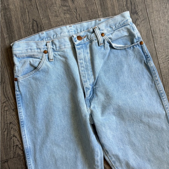 Vintage Wrangler 1980’s Light Wash Straight Leg Jeans- 31x36” - Picture 4 of 6